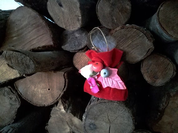 Vintage red pouch, red pouch tree ornament, velvet red pouch with flowers and berries, Vintage Christmas decor, rustic Xmas, mid seventies