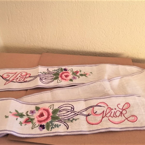 Vintage fabric ribbon, embroidered fabric ribbon with Good Luck in German, flowers embroidery decorative ribbon on linen