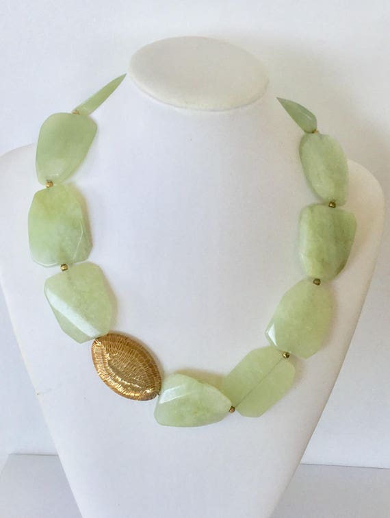 Jewelmaxxing XL Jade Kette hellgrün aus großen Scheiben und vergoldeten 925 Silber Elementen