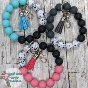 Beaded terrazzo inspired keychain bracelet