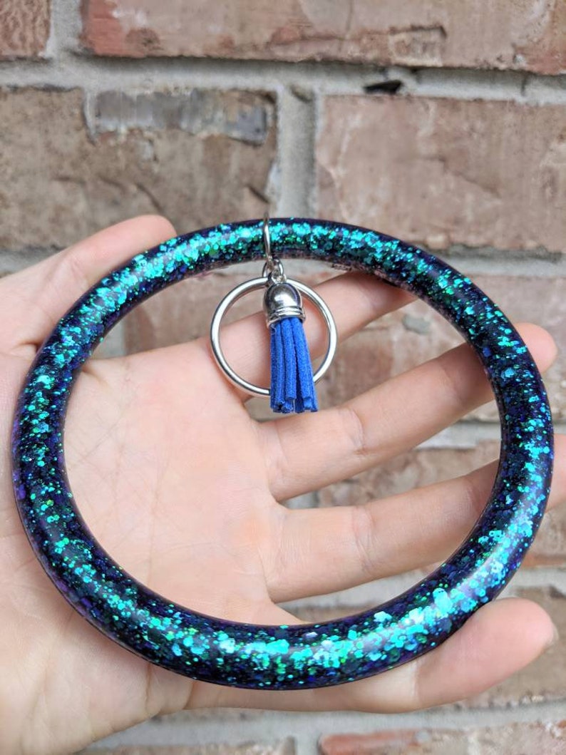 Color shift glitter keychain bangle