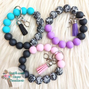 Beaded lace inspired keychain bracelet