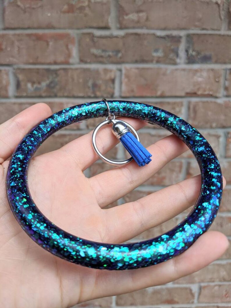 Color shift glitter keychain bangle