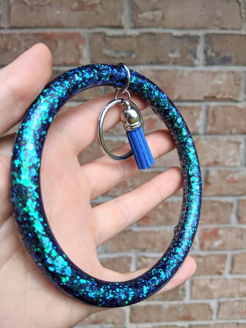 Color shift glitter keychain bangle