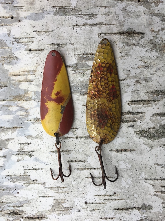 Fishing lure Set daredevil spoon Lot Weber Fish Old Antique Vintage Metal  Red yellow flash bait aqua large pike textured pebbled LOT C -  België