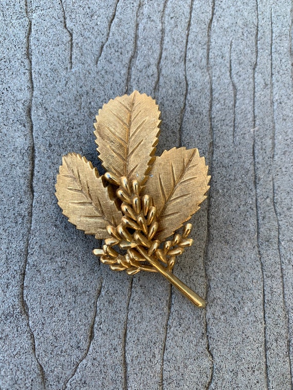 Trifari Vintage Ivy Leaf Brooch - Gold-Tone Metal Pin, Brooches