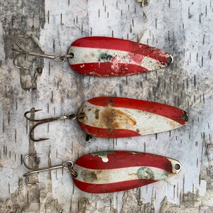 Fishing Lure Set Daredevil Spoon Lot Weber Fish Old Antique Vintage Metal  Red Yellow Flash Bait Aqua Large Pike Textured Pebbled LOT C 