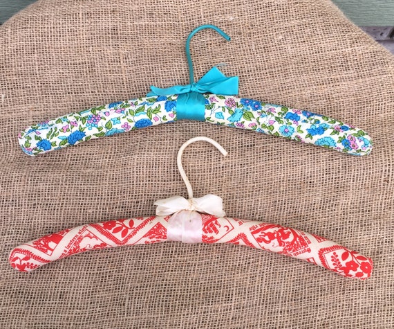 Vintage Clothes Hanger Fabric Retro Print Attern Floral Flowers Cloth Padded  Stuffed Bow Satin Fancy Bright Red Teal Turquoise Closet 