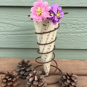 Rusty Bed Springs Vintage Assemblage Steampunk Art Home Decor Accent Cup Holder Pencil Candle Tea Light Craft Spiral Standing Thin Fine