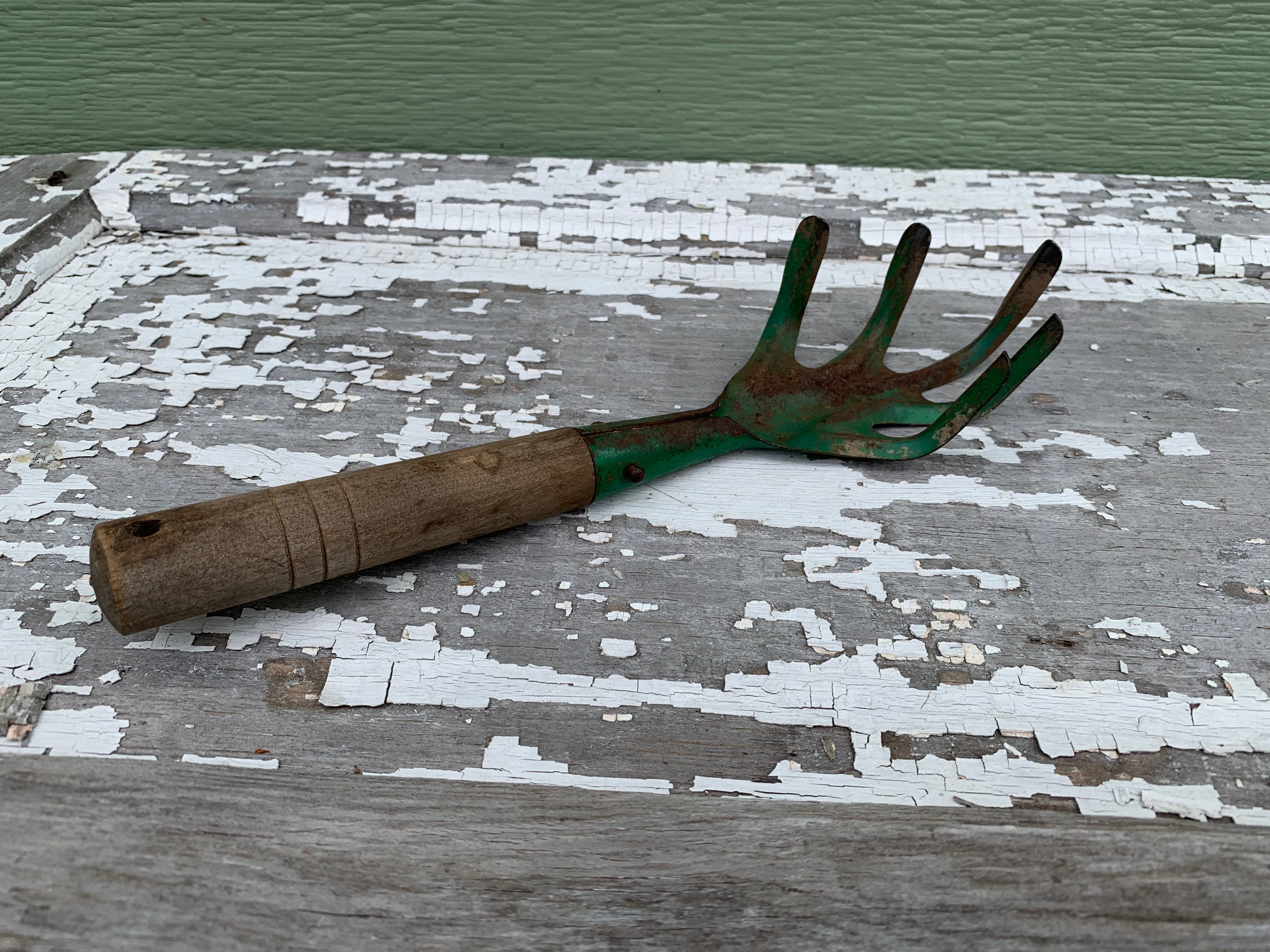 Green Garden Hand Rake Claw Digger Wood Handle Tool Shabby Chippy ...