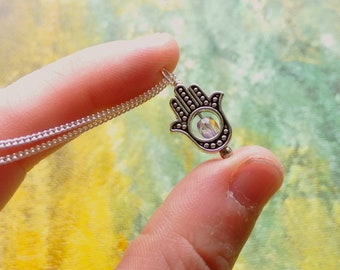 Small hamsa hand pendant fidget necklace with pale pink glass bead - Silver plated good luck gift