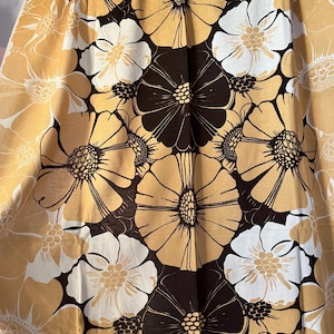 Panneau de rideau en coton vintage scandinave des années 70 marron beige blanc motif grosses fleurs, grande nappe en lin rétro vintage scandinave