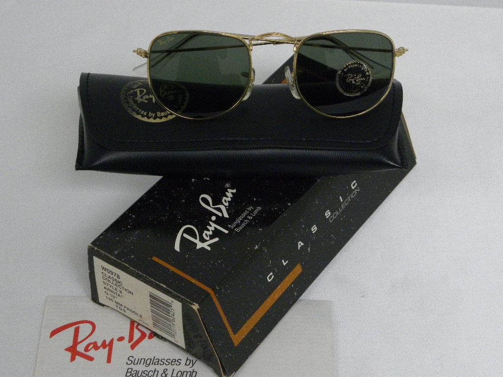 New Vintage B&L Ray Ban Classic Collection Style II 2 Gold W0978