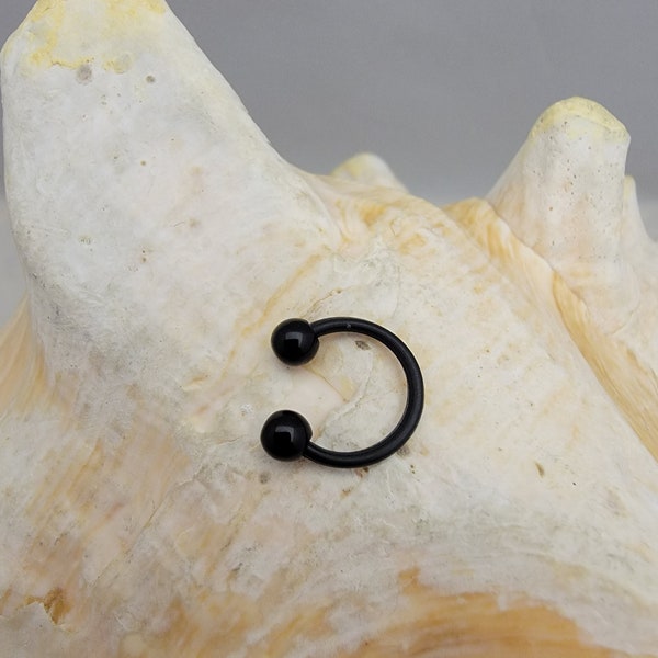 PAIR 16G horseshoe black flexible plastic retainer 8mm