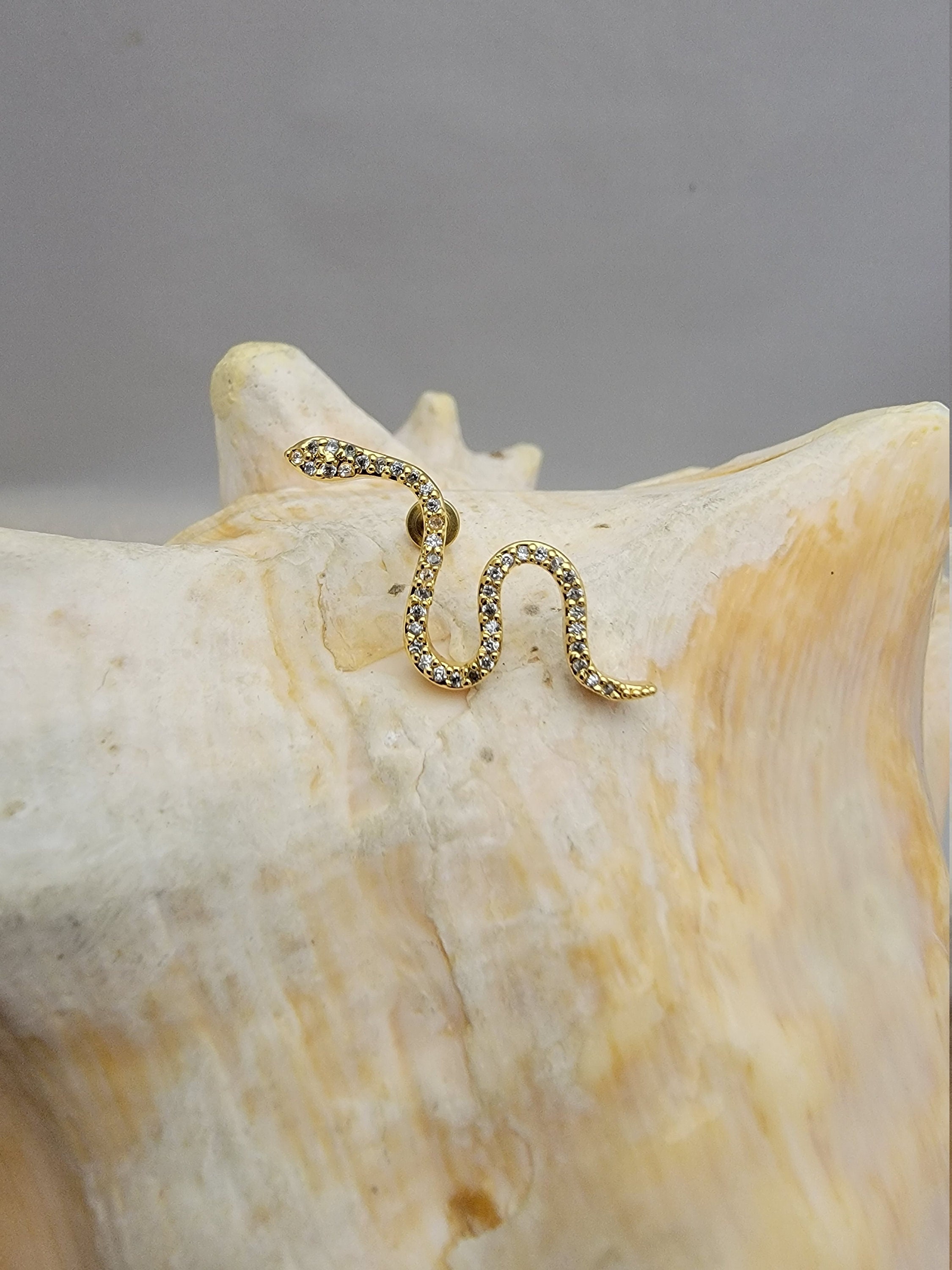 【sina】Picollet K18 Gold 16G Labret 2mm Cubic Zirconia Bezel-Set 14k Gold Flat Back Stud