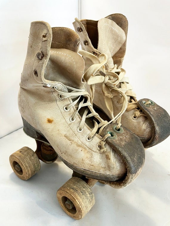 Vintage Roller Rink Skates - image 2