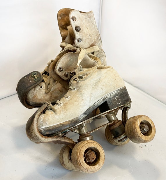 Vintage Roller Rink Skates - image 8
