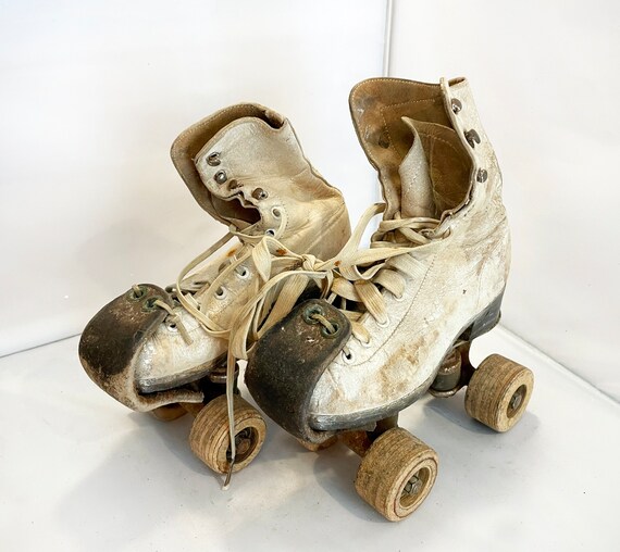 Vintage Roller Rink Skates - image 3