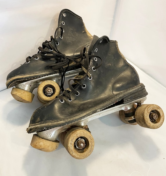 Vintage Black Roller Rink Skates Gem