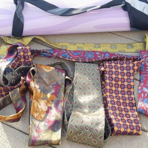 Yoga mat riem, upcycled voorzien gerecycleerd, verstelbare yoga mat houder, yoga mat sling, als cadeau voor de leraar, bff gift, 12e verjaardag cadeau
