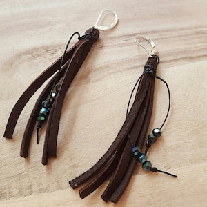 Rustikale Boho Ohrringe, Leder Quaste Ohrringe, Silber Hebel zurück Ohrringe, Leder fransenohrringe, Quaste Ohrringe, ein von einer Art Schmuck
