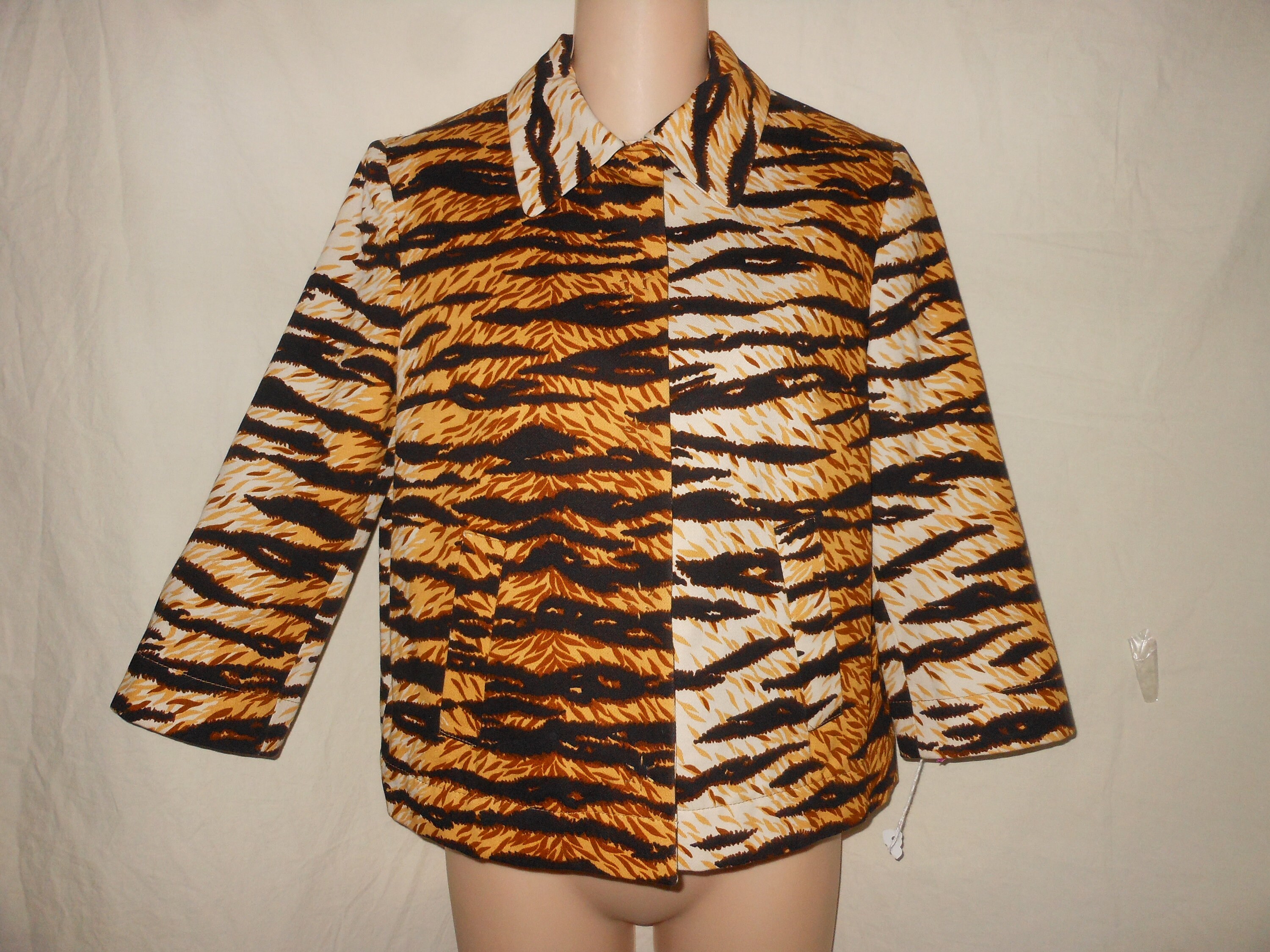 Dolce & Gabbana DG Italy 40 Us 2 4 Animal Tiger Print Crop Cropped 