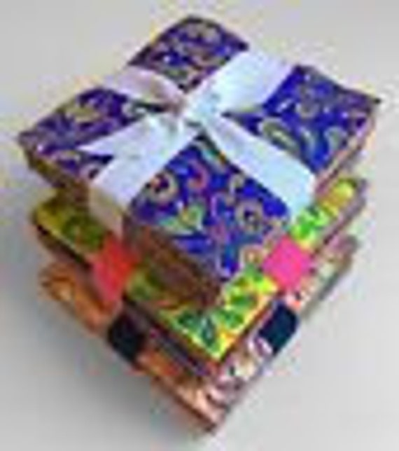 102 Fleur De LIs Bright pre cut charm pack 5/" squares 100/% cotton fabric quilt