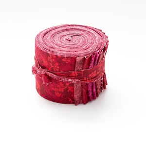 It&#39;s All Red Jelly Roll 2.5 inch pre-cut 100% cotton fabric quilting strips - 18 strips