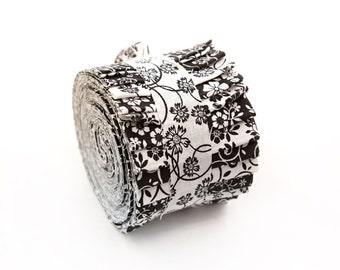 New 2.5 inch Black & White Basics Jelly Roll 100% cotton fabric quilting  16 strips