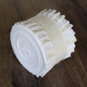 2.5 inch White On Natural Jelly Roll 100% cotton fabric quilting strips