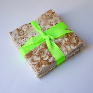 It&#39;s All Beige  90-piece pre-cut charm pack 5&quot; squares 100% cotton fabric quilt blue tone-on-tone