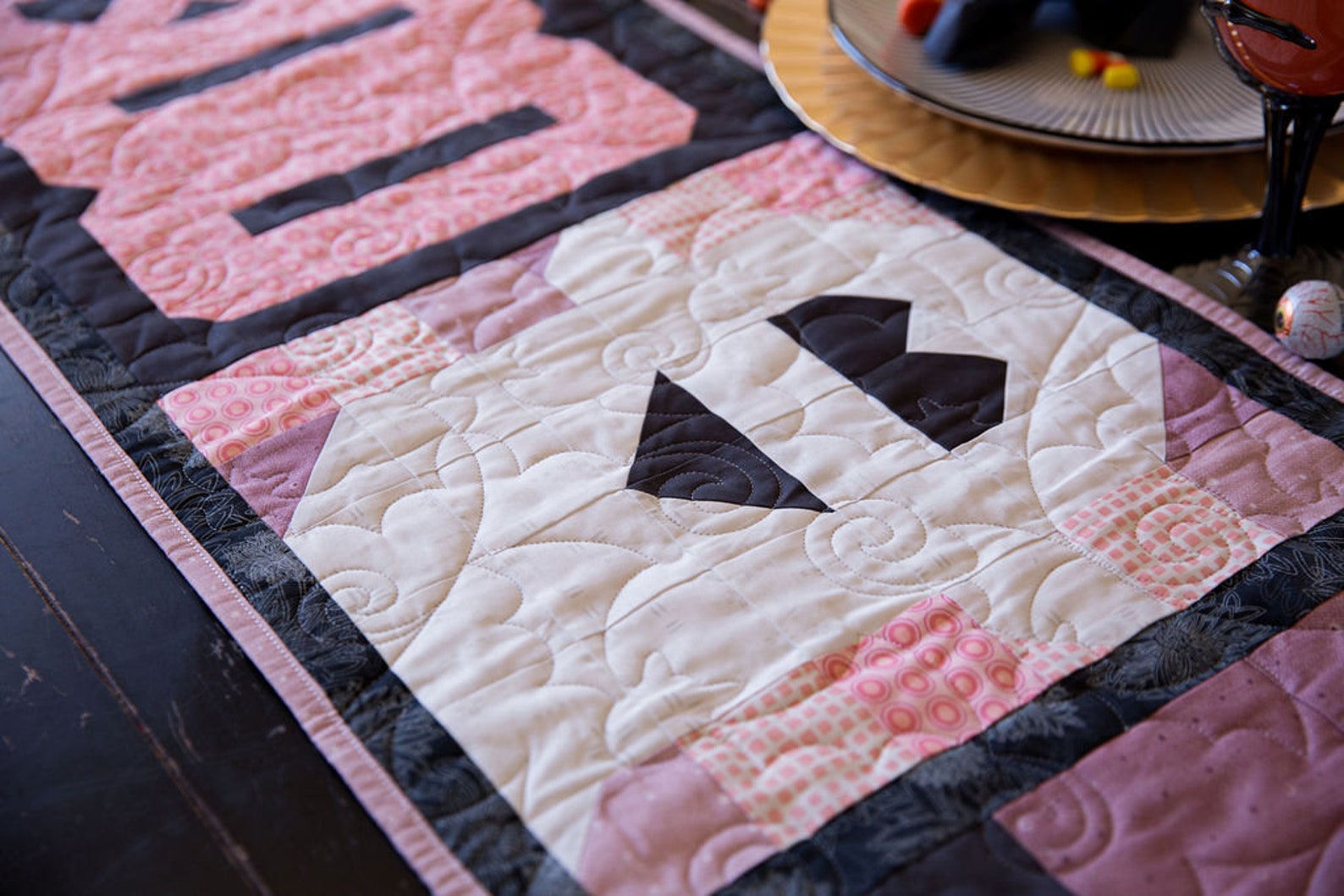 Boo Halloween in Pink Table Runner Quilt Kit Fabric Pattern Binding ...