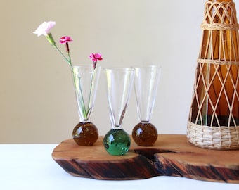 Vintage shot glasses - 3 x MCM small glasses - controlled bubble base - mid century glassware - retro coloured barware - unique mini vases