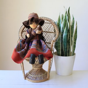 Vintage Peruvian doll - Mother and child doll - handmade folk art - Made in Peru - wearing traditional costume - sitting stuffed toy