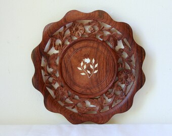 Vintage wooden tray - 1 x carved wood plate - tray with pearl inlay - boho decorative object - Made in India - 22.5cm diameter