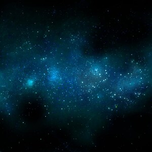 Pu&ograve; includere: Un murale galattico blu scuro e verde acqua con numerose stelle bianche e gialle. L'immagine presenta un design simile a una nebulosa con il testo "STELLA MURALS" in un riquadro bianco nell'angolo in basso a sinistra.