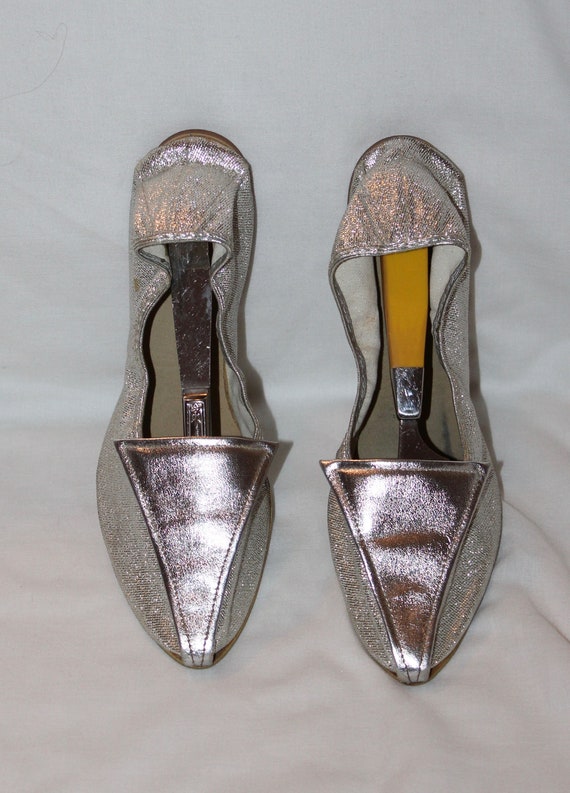 Vintage 60s Bertlyn silver slippers, foldable trav