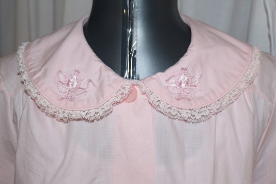 Vintage pink housecoat, house dress, 60s 70s ligh… - image 4