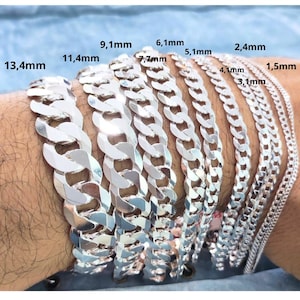 Peut inclure: Un bracelet en chaîne argentée avec différentes largeurs. Les largeurs sont indiquées en millimètres : 13,4 mm, 11,4 mm, 9,1 mm, 7,7 mm, 6,1 mm, 5,1 mm, 4,1 mm, 3,1 mm, 2,4 mm et 1,5 mm.