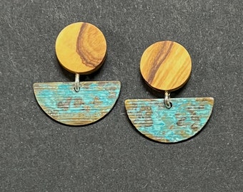 Earrings made of wood and patinated brass, elegant pendants made of olive wood