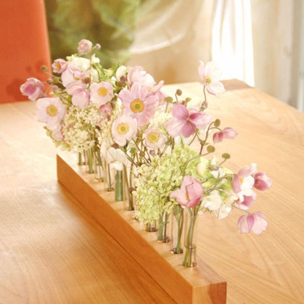 Vase en bois et tubes à essai, vase pour la réception de mariage, prairie fleurie, décoration de table d'été originale en bois local