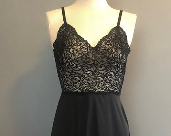 Black Slip, Vassarette 60s Slip Lingerie, Lace Bodice Full Slip, Black Vintage Chemise, XXS 32" Bust