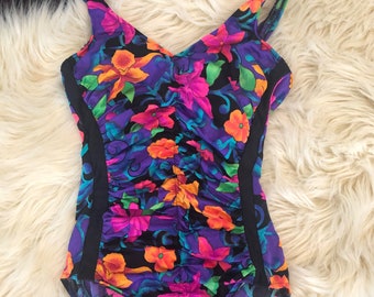 Roxanne swimsuit 196070/'s Roxanne Purple Floral Pin Up Rockabilly One Piece Swimsuit with Molded Cup Size 16 Bust 38B with Union Label