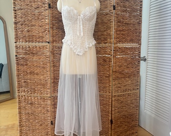 jaren 90 Frederick's of Hollywood bustierjurk, doorzichtige witte lingerie, lang negligé, groot