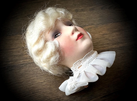 Antiek Boudoirpop Hoofdje Jaren 1920-1930 | Pierrot Pop met Originele Mohair Pruik | Art Deco Handgeschilderd | Frans Stijl Salonpop
