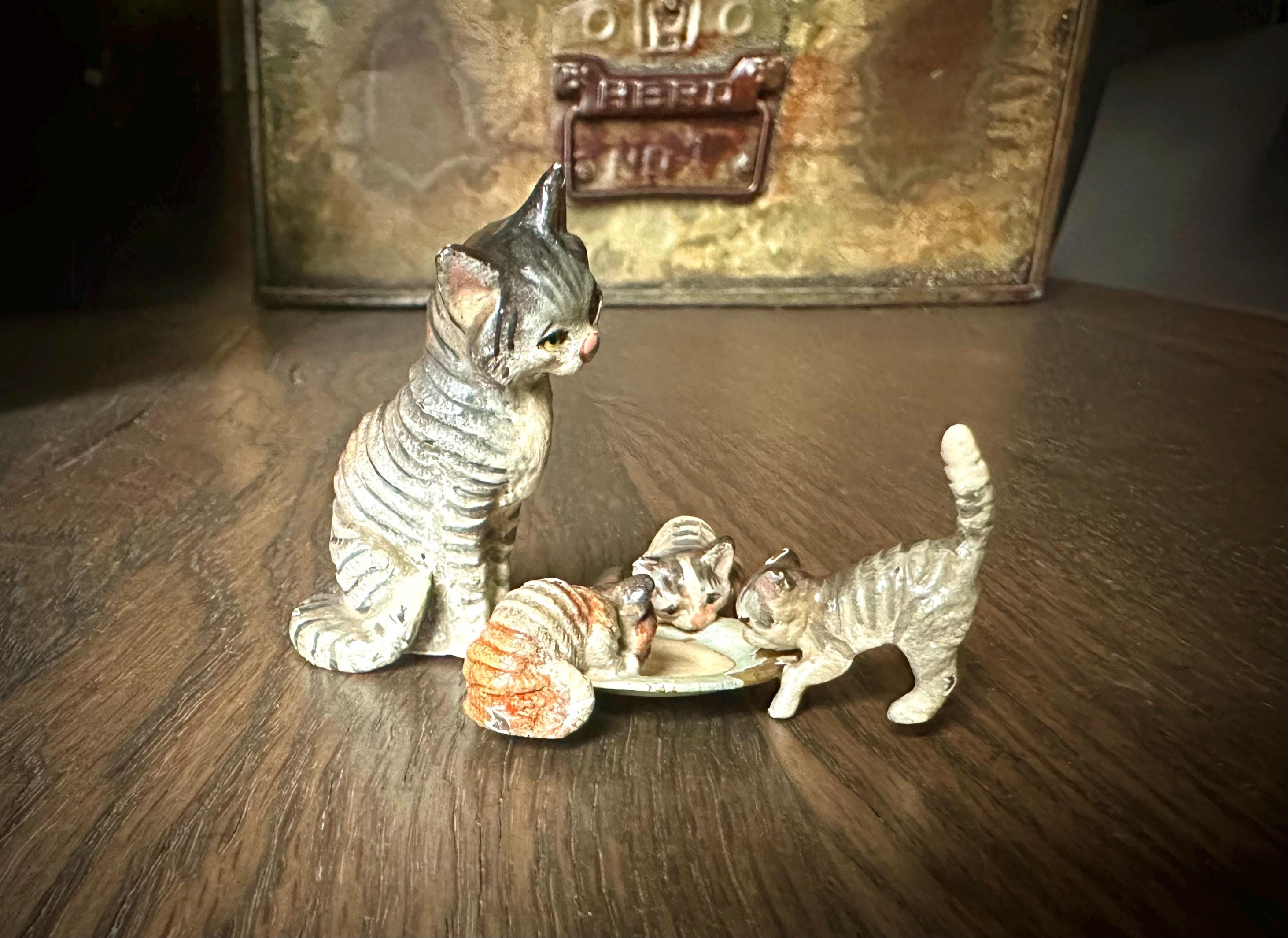 343イギリス買い付け猫の顔型金属製小物入れ重いブロンズ風 343イギリス買い付け猫の顔型金属製小物入れ重いブロンズ風 343