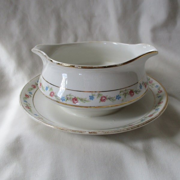 Hormer Laughlin Gravy Boat With Attached Underplate, 1930's