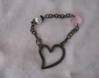 Antiqued Brassy Heart Bracelet