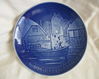 Bing & Grondahl Christmas Plate, Made in Denmark, Copenhagen Porcelain 1976, Blue