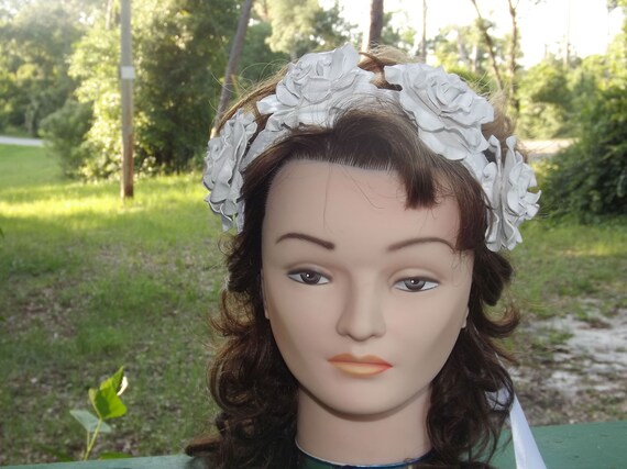 WHITE LEATHER ROSES Wedding, Bridal Headdress, for the Bride  display picture 1